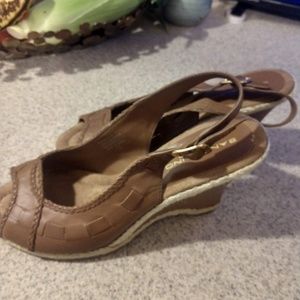 Bandolino Tan Wedges Size 9